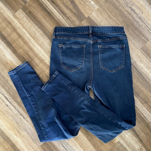 Skinny Jeans - Picture 3 of 4